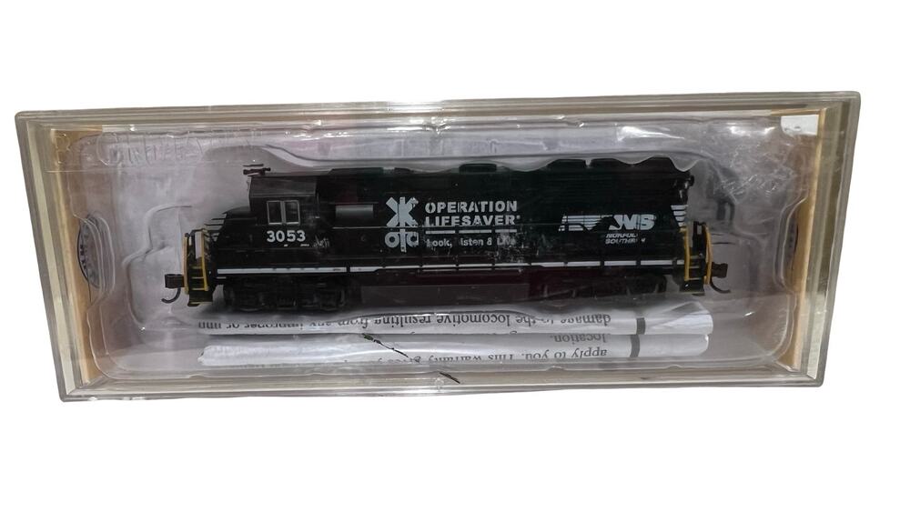Bachmann 63565 N Scale EMD GP40 Norfolk Southern Operation Lifesaver #3053